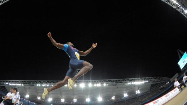 long-jump-jumper-olympic-veteran-phillips-chases-records-tgfpkl-x-72829